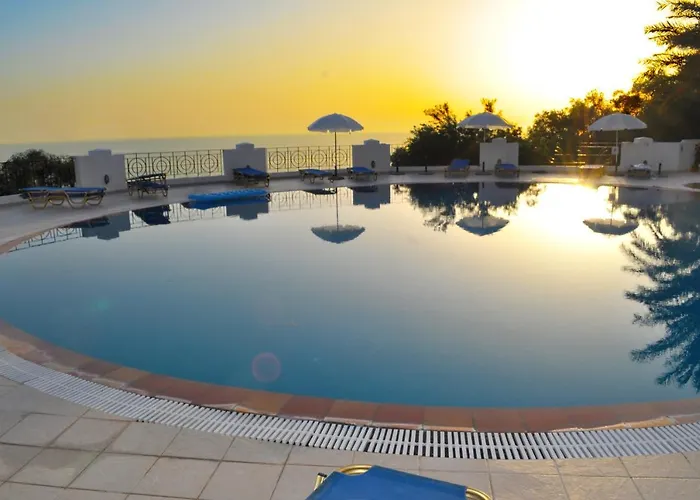 Maria With Pool And Panorama View - Agios Gordios アパート