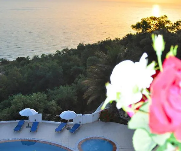 Maria With Pool And Panorama View - Agios Gordios アパート